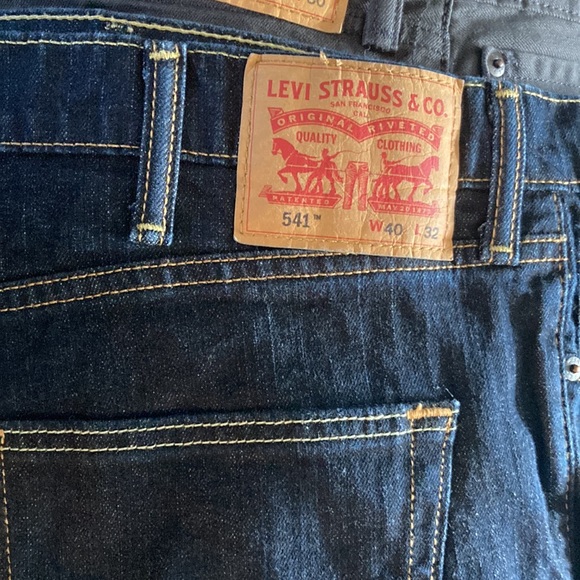 3 pairs of Levi Strauss jeans - Picture 3 of 5